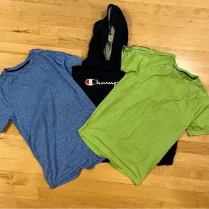 Lot of Champion T-shirts and sweatshirt